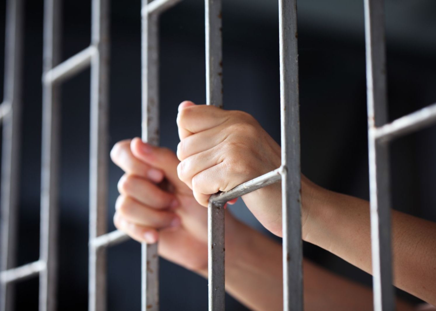 Un Pusti De 21 De Ani A Fost Condamnat La Inchisoare Pentru Farse Asupra Politiei Ce Le Facea Acestora