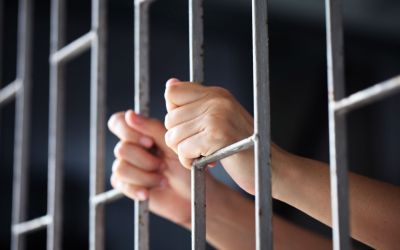 Un pusti de 21 de ani a fost condamnat la inchisoare pentru farse asupra politiei! Ce le facea acestora