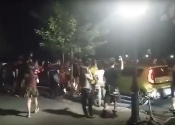 Sute de oameni au inceput sa fuga cu telefoanele in mana! Ce s-a intamplat in Central Park din New York din cauza Pokemon Go Sute De Oameni Au Inceput Sa Fuga Cu Telefoanele In Mana Ce S A Intamplat In Central Park Din New York