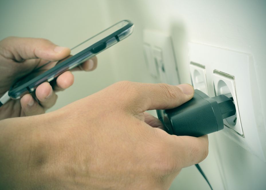 Vrei sa te tina mai mult bateria? Afla cum iti incarci corect telefonul Vrei Sa Te Tina Mai Mult Bateria Cum Iti Incarci Corect Telefonul