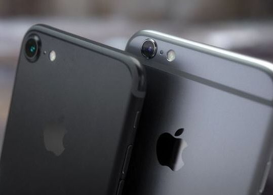 Moment istoric: Apple a anuntat ca a vandut 1 miliard de iPhone-uri Moment Istoric Apple A Anuntat Ca A Vandut 1 Miliard De Iphone Uri
