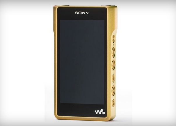 Sony a lansat cel mai tare Walkman placat cu aur! Costa cat o masina! Care este pretul Sony A Lansat Cel Mai Tare Walkman Placat Cu Aur Costa Cat O Masina Care Este Pretul