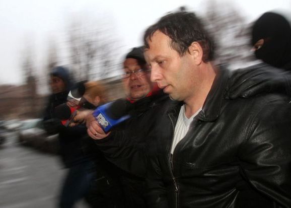 Sentina Grea Primita De Guccifer Cati Ani De Inchisoare A Primit Hackerul Roman