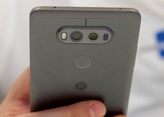 Lg A Lansat Noul V20 Smartphone Ul Care Intra In Competitie Cu Galaxy Note7 Si Iphone 7 Plus Vine Cu 2