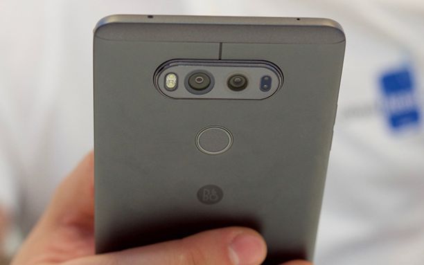 Lg A Lansat Noul V20 Smartphone Ul Care Intra In Competitie Cu Galaxy Note7 Si Iphone 7 Plus Vine Cu 2