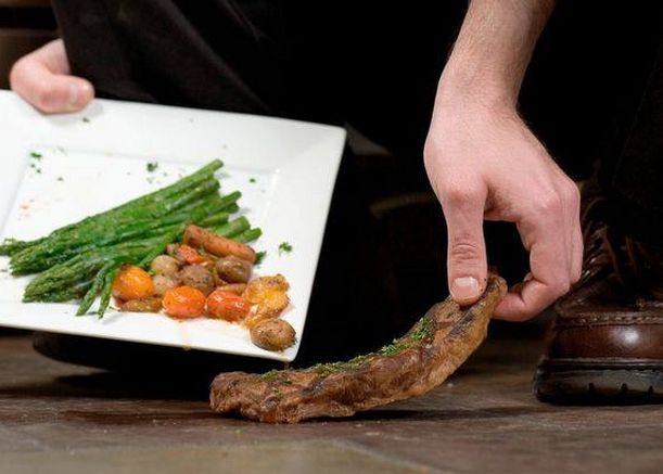 Adevarul Despre Regula Celor 5 Secunde Ce Patim Daca Mancam Alimente Cazute Pe Jos