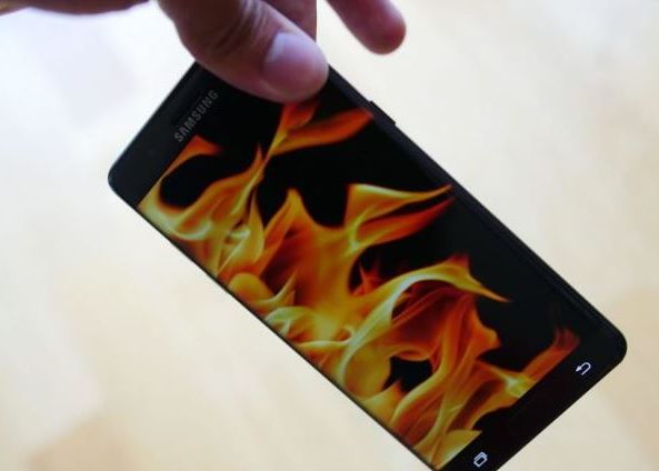Samsung limiteaza capacitatea de incarcare a bateriei telefonului Galaxy Note7 pentru a evita incendiile Samsung Limiteaza Capacitatea De Incarcare A Bateriei Telefonului Galaxy Note7 Pentru A Evita Incendiile