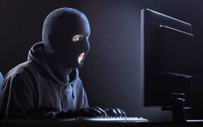 Fotografii sexy furate de un hacker: 20 de tinere sunt victimele unei razbunari