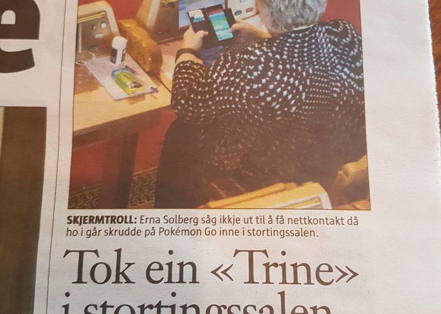 Premierul Filmat In Timp Ce Juca Pokemon Go In Parlament Reactia Colegilor