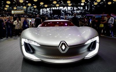 MULTIMEDIA: Renault a prezentat noul Megane Sedan, Clio R.S 16 si electrica ZOE cu autonomie dublata