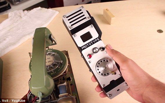 Telefonul cu disc revine la moda, in varianta de mobil! Ce poate face acest model Telefonul Cu Disc Revine La Moda