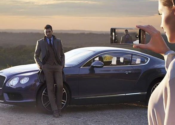 Ce Poate Sa Faca Super Smartphone Ul Care Costa Peste 29 000 De Euro