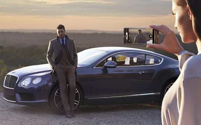 Ce Poate Sa Faca Super Smartphone Ul Care Costa Peste 29 000 De Euro