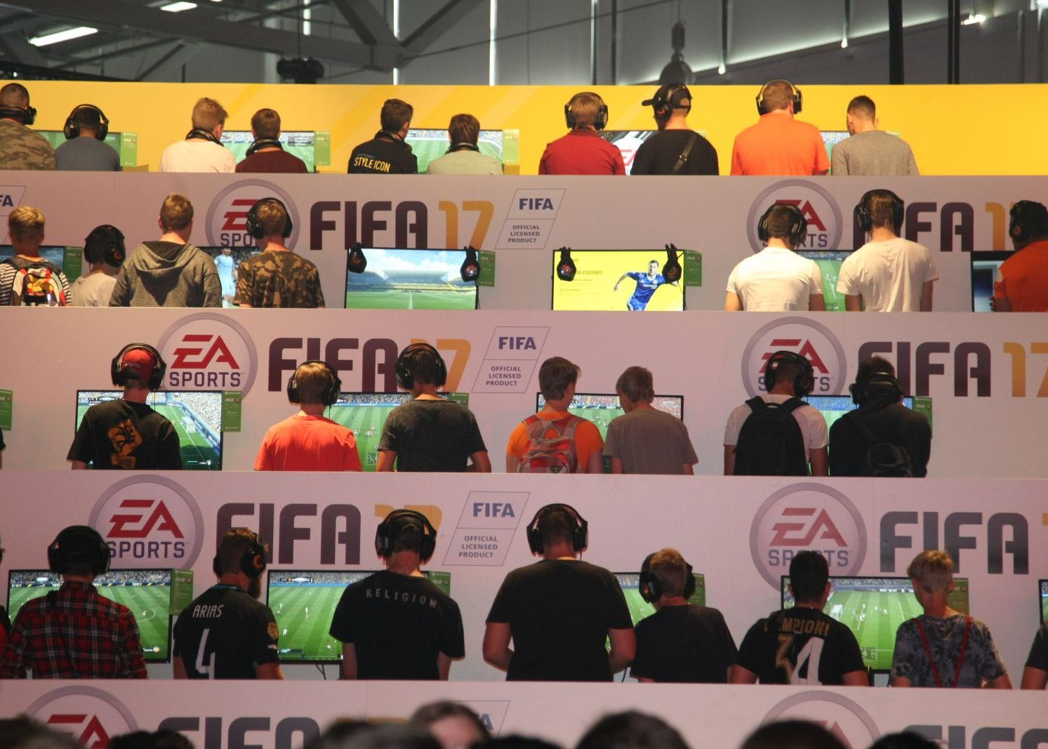 4 Pusti Au Fost Condamnati La Inchisoare Dupa Ce Au Jucat Fifa Cum Au Fost Prinsi Dupa Ce Au Furat 16