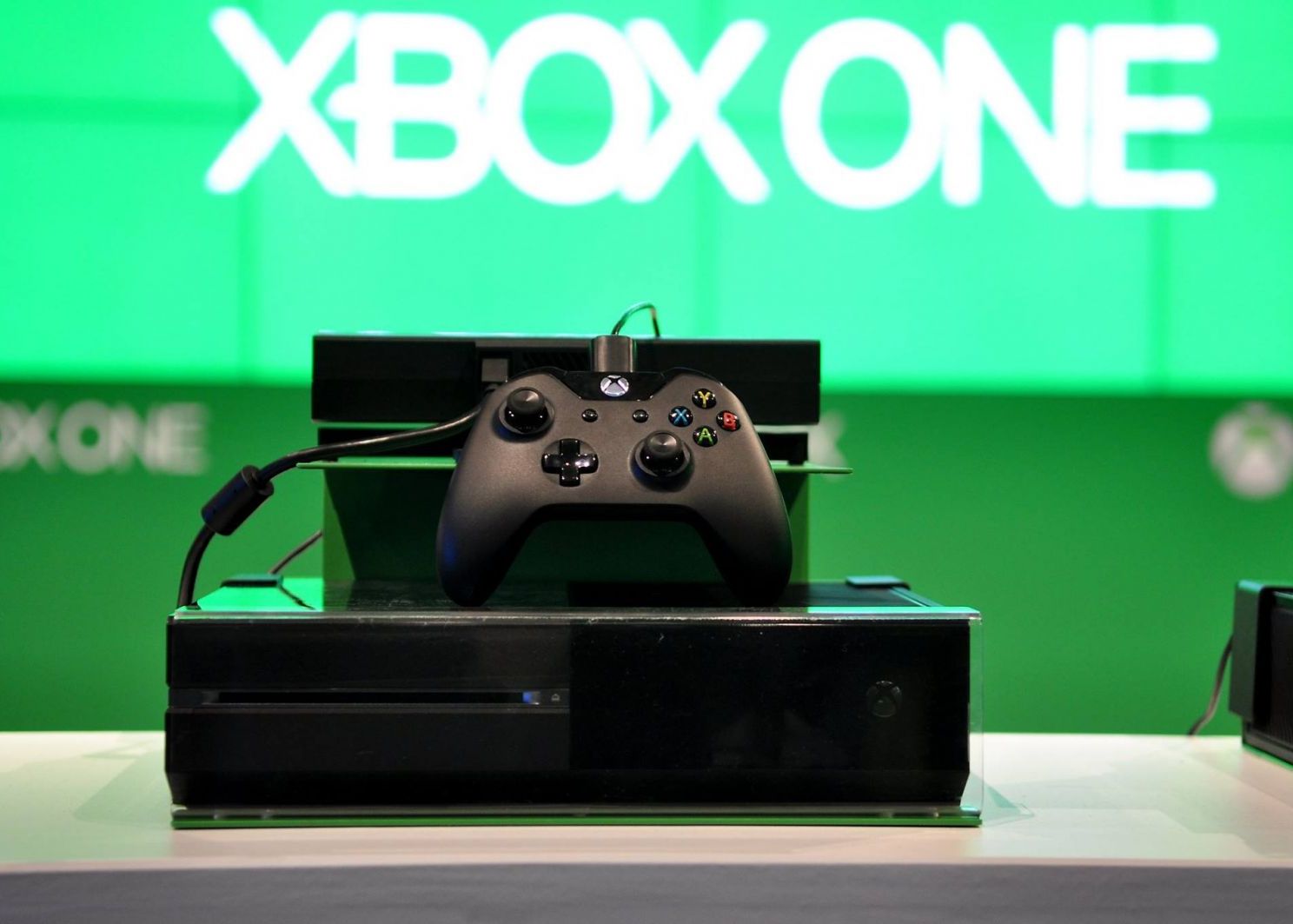 S-a aflat! Cat va costa consola Xbox One de Black Friday la eMAG S A Aflat Cat Va Costa Consola Xbox One De Black Friday La Emag