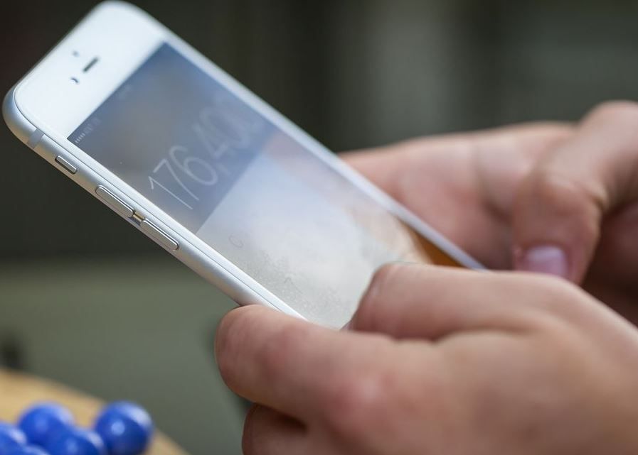 Apple a confirmat un defect incredibil pe care il are iPhone-ul! Anuntul companiei Apple A Confirmat Un Defect Incredibil Pe Care Il Are Iphone Ul Anunt De Ultima Ora
