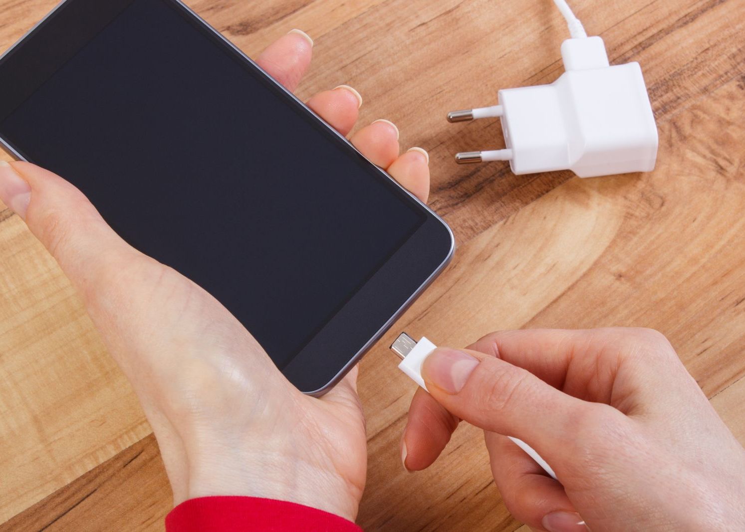 Iti Incarci Telefonul In Cateva Secunde Si Bateria Tine O Saptamana Tehnologia Care Va Schimba Total Smartphone