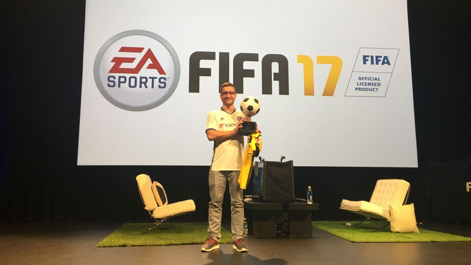 Un roman a castigat turneul de FIFA 17 organizat de EA
