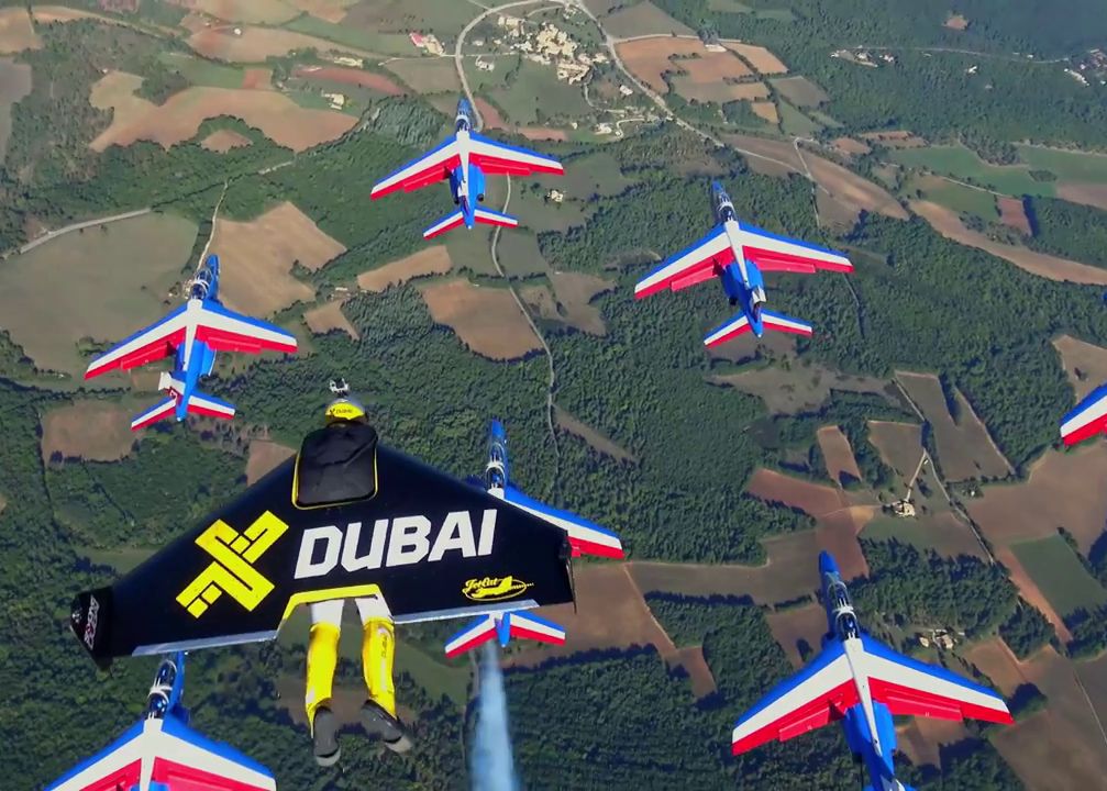 Probabil Cel Mai Spectaculos Clip Vazut In 2016 Trei Cascadori Au Zburat Cu Jetpack Uri Langa Avioane