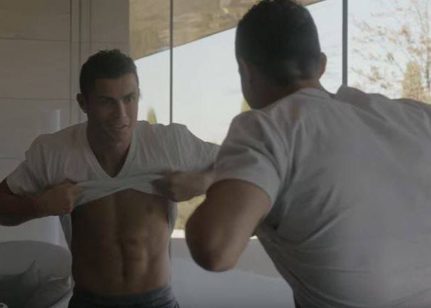 Top 10 Clipuri Virale In 2016 Cristiano Ronaldo Apare In Clipul De Pe Locul 4 Care E Pe Primul Loc