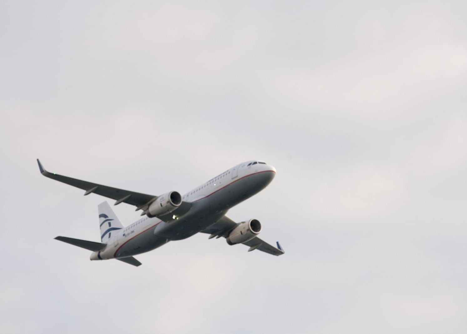 Este unul dintre cele mai grave incidente, a fost aproape de coliziune! Ce a vazut pilotul unui avion la peste 3.000 metri altitudine Este Unul Dintre Cele Mai Grave Incidente A Fost Aproape De Coliziune Ce A Vazut Pilotul Unui Avion La