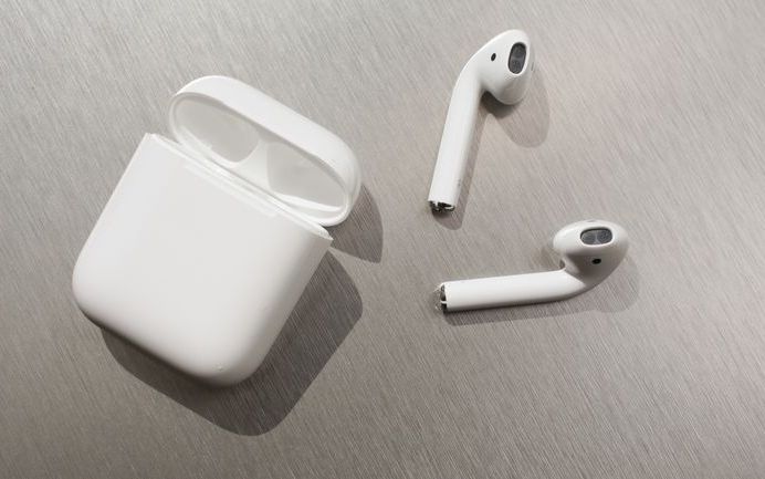 Castile Airpods Lansate Dupa Indelungi Amanari Cand Vor Fi Disponibile Pe Piata