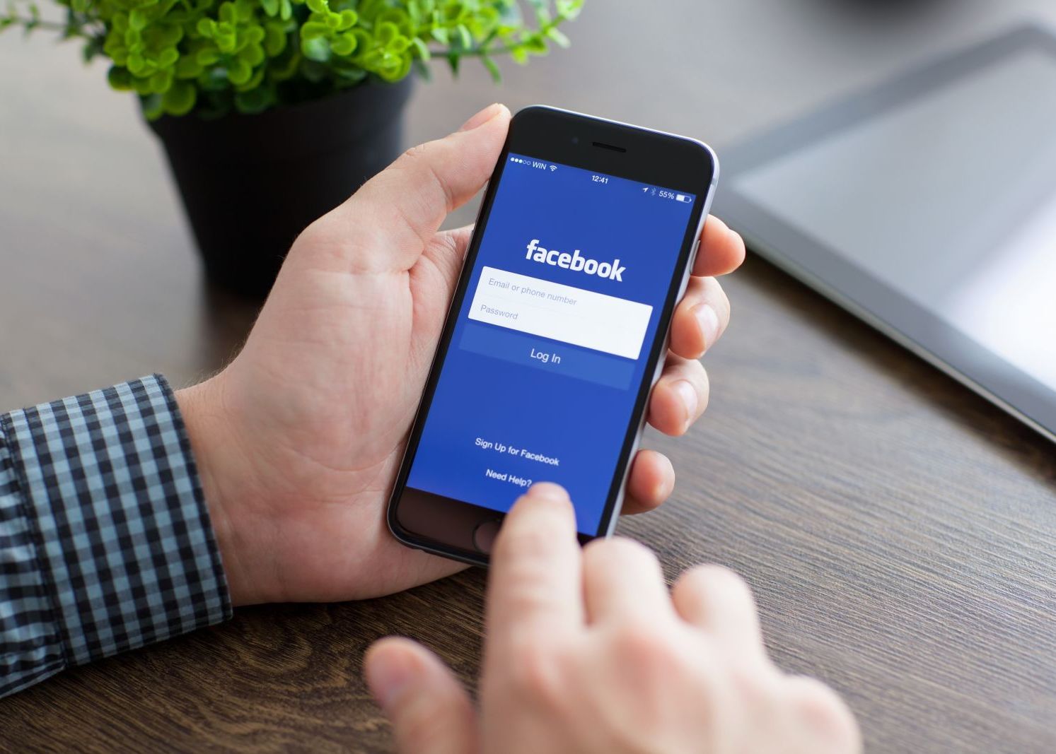 Facebook Avertizeaza Utilizatorii Va Stergem Pozele Utilizatorii Au Primit 4 Zile La Dispozitie