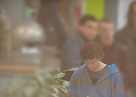 Un Student La Film A Pacalit Un Hot Sa I Fure Telefonul Si Apoi L A Spionat Saptamani Intregi Ce A Descoperit