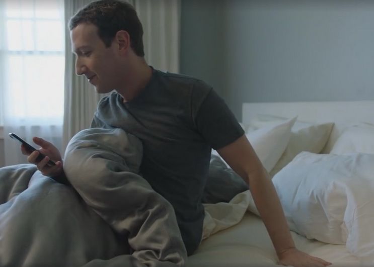 Mark Zuckerberg l-a prezentat pe Jarvis, sistemul de inteligenta artificiala construit pentru casa sa! Are vocea lui Morgan Freeman! VIDEO Mark Zuckerberg L A Prezentat Pe Jarvis Sistemul De Inteligenta Artificiala Construit Pentru Casa Sa Are
