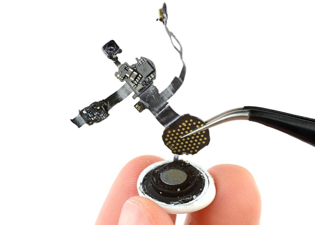Au desfacut cel mai nou gadget al celor de la Apple si i-au acordat nota 0! Ce au descoperit inauntru Au Desfacut Cel Mai Nou Gadget Al Celor De La Apple Si I Au Acordat Nota 0 Ce Au Descoperit Inauntru