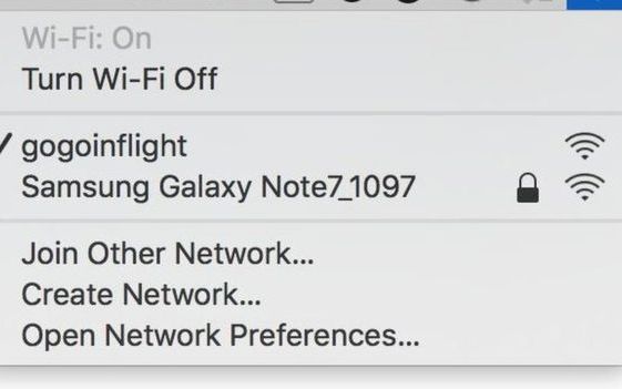 Un Avion A Intarziat Aterizarea Din Cauza Unei Farse Cu Galaxy Note7 Un Pasager A Tras Semnalul De Alarma