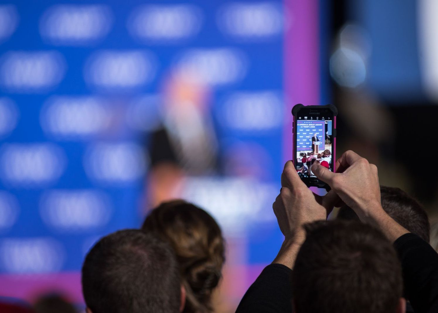 Donald Trump Si A Schimbat Telefonul Inainte De Inaugurare Ce Telefon A Avut Pana Acum