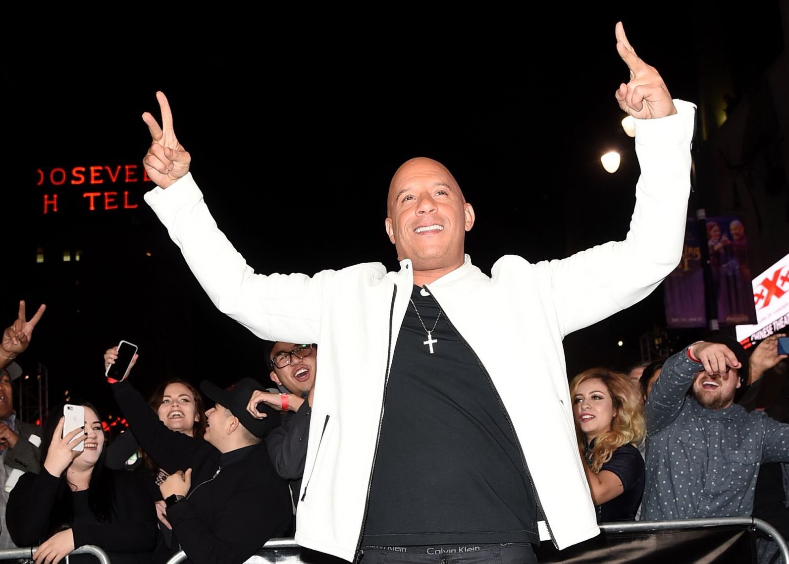 Imaginea Pe Care Nu Trebuie Sa O Postezi Pe Internet Hackerii Pot Fura Amprenta Dintr O Astfel De Imagine