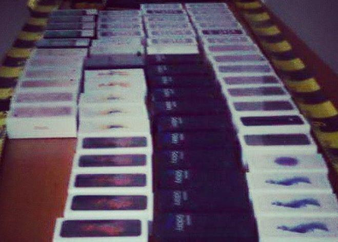 67 De Telefoane Noi Furate Dintr Un Magazin Din Reghin Un Jandarm A Fost Nevoit Sa Traga Cu Arma Ce S