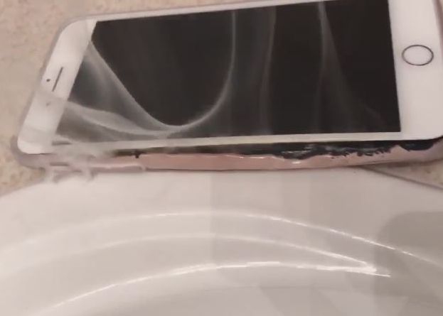 Imaginile Care I Au Speriat Pe Cei De La Apple Ce S A Intamplat Cu Acest Iphone 7 Plus