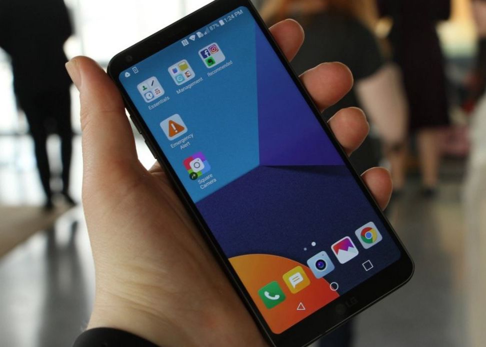 Lg A Lansat Noul Flagship G6 Telefonul Cu Un Display Care Acopera 80 Din Suprafata