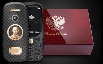 Nu e gluma! Nokia 3310 cu chipul lui Putin placat cu aur a fost creat! Pretul este incredibil