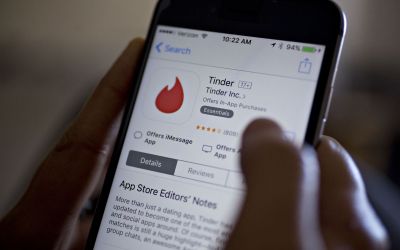 Un barbat a fost interzis pe viata de pe Tinder dupa ce a trimis mesaje rasiste