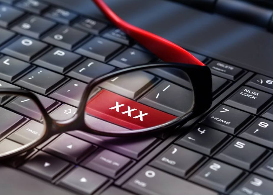 Femeile Aleg Mai Mult Smartphone Ul Pentru A Intra Pe Site Uri Pentru Adulti Decat Barbatii