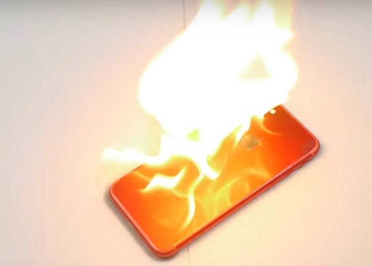 Nimeni Nu Ar Fi Crezut Ca Asa Ceva Este Posibil Ce S A Intamplat Cu Noul Iphone Dupa Ce I A Fost Dat Foc