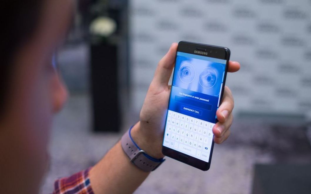 LANSARE GALAXY S8! Samsung a prezentat noul telefon! Care va fi pretul Saptamana Samsung Galaxy S8 Tot Ce Se Stie Despre Telefonul Care Va Fi Lansat In 2 Zile
