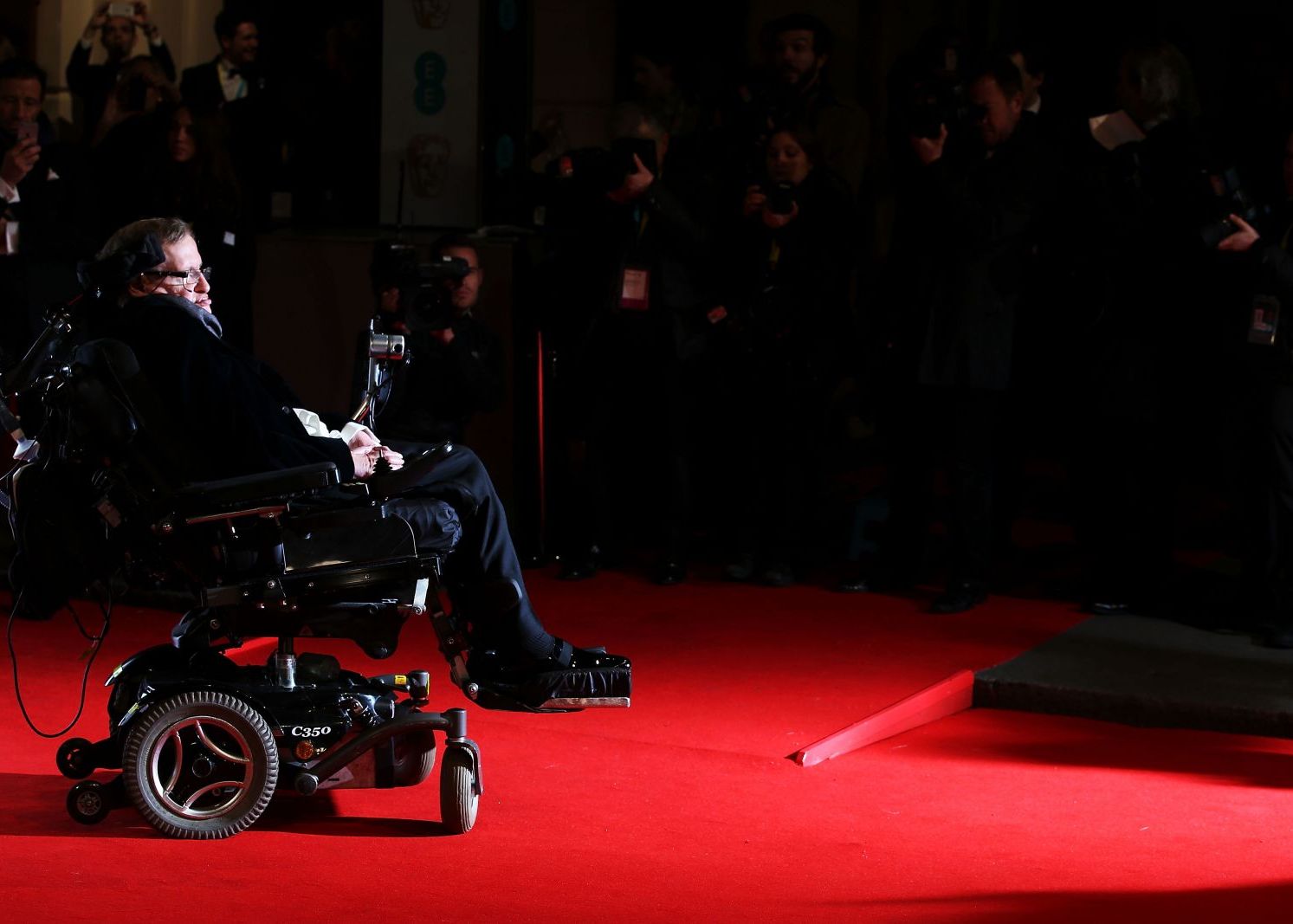 Stephen Hawking a aparut sub forma unei holograme in Hong Kong! Ce avertisment a lansat Stephen Hawking A Aparut Sub Forma Unei Holograme In Hong Kong Ce Avertisment A Lansat