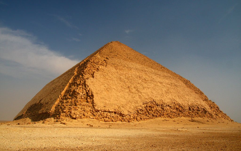 O piramida de acum 4.000 de ani a fost descoperita in Egipt! Ce se afla inauntru O Piramida Veche De Aproape 4 000 De Ani A Fost Descoperita In Egipt