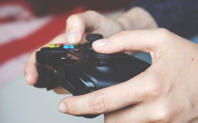 Se juca la o consola PlayStation 4 care s-a stricat brusc! Ce a gasit inauntru