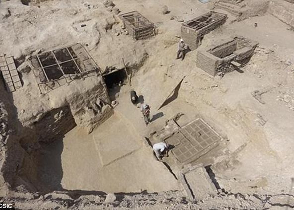 Descoperire Neasteptata In Egipt Pentru Prima Data A Fost Gasit Asa Ceva Langa Un Mormant