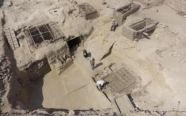 Descoperire Neasteptata In Egipt Pentru Prima Data A Fost Gasit Asa Ceva Langa Un Mormant