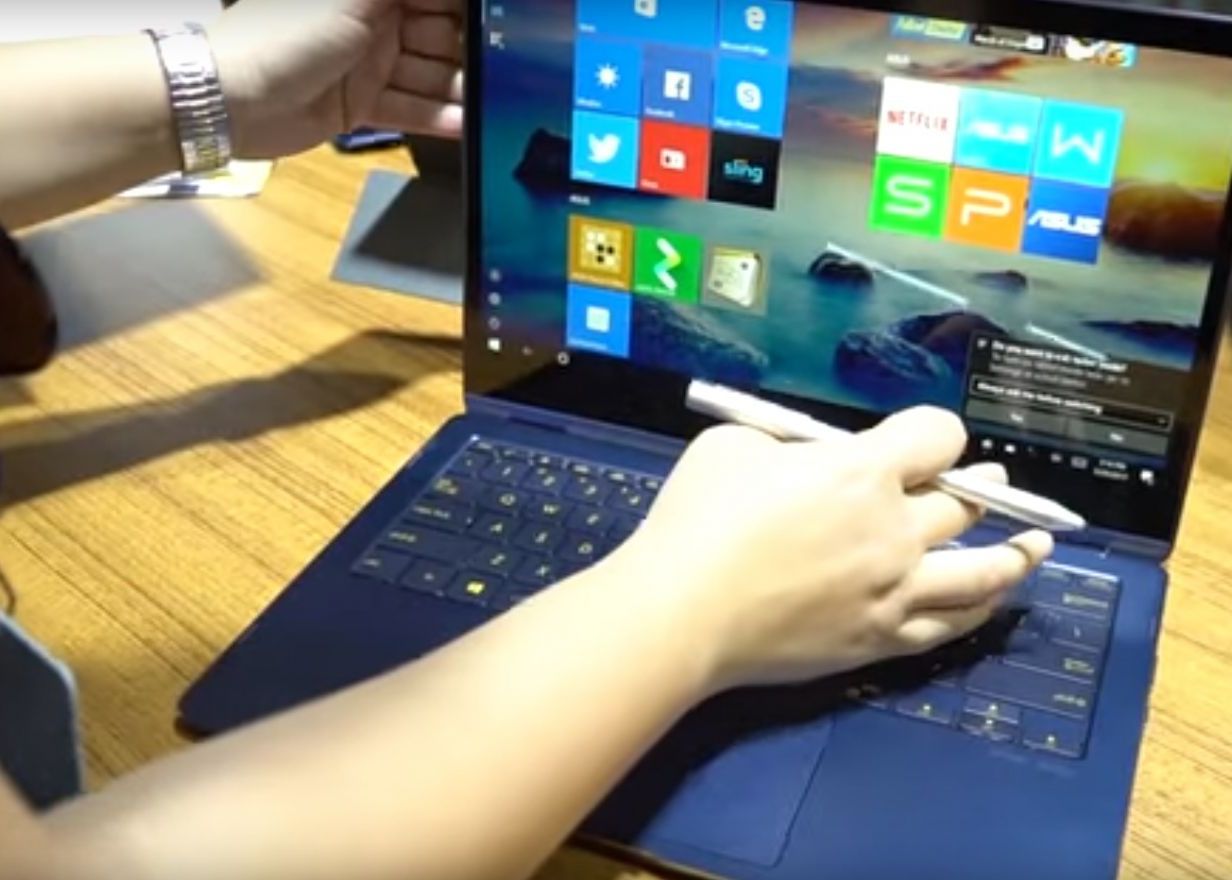 Cel Mai Subtire Laptop Convertibil Se Transforma In Tableta Si Cantareste Doar 1 Kg