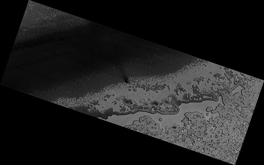 Un Crater Urias Fotografiat Pe Marte Cum S A Format Acest Ciudat