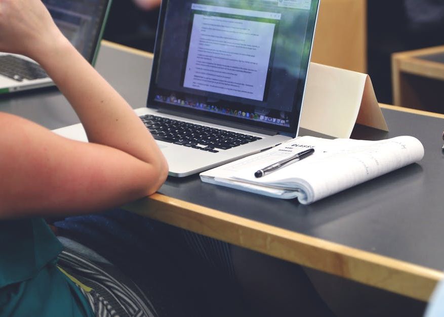 Zece Studenti Au Pierdut Admiterea La Facultate Din Cauza Unor Postari Pe Facebook