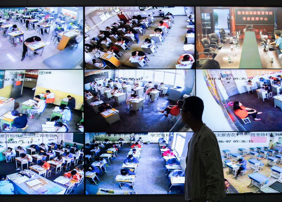 Camera Foto Ascunsa In Pix Sau In Guma De Sters Gadgeturi Folosite De Elevi Ca Sa Copieze La Examen